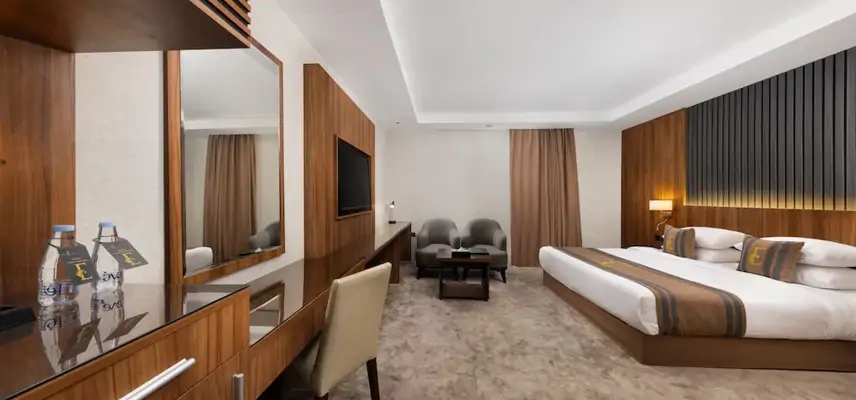 E hotel image